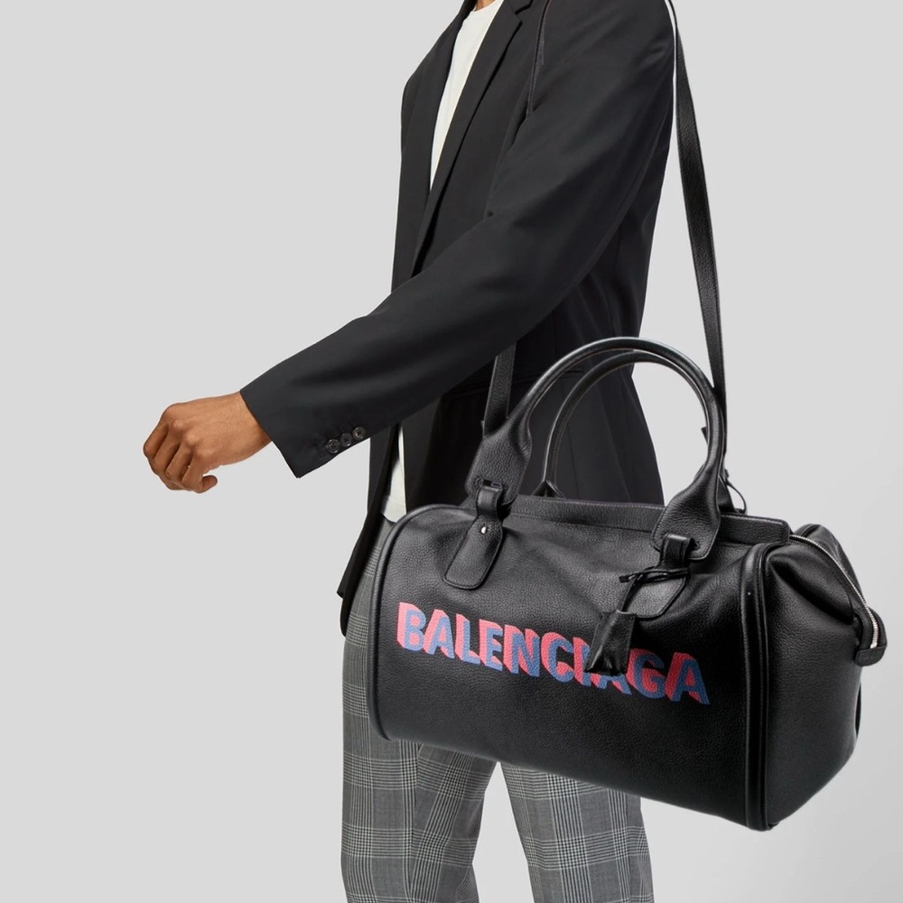 BALENCIAGA